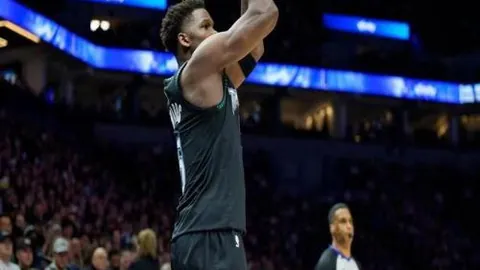 “穆里尼奥王者归来，欧冠豪强重金相待，携手19进球5助攻巨星，誓与瓜迪奥拉再掀风云！”